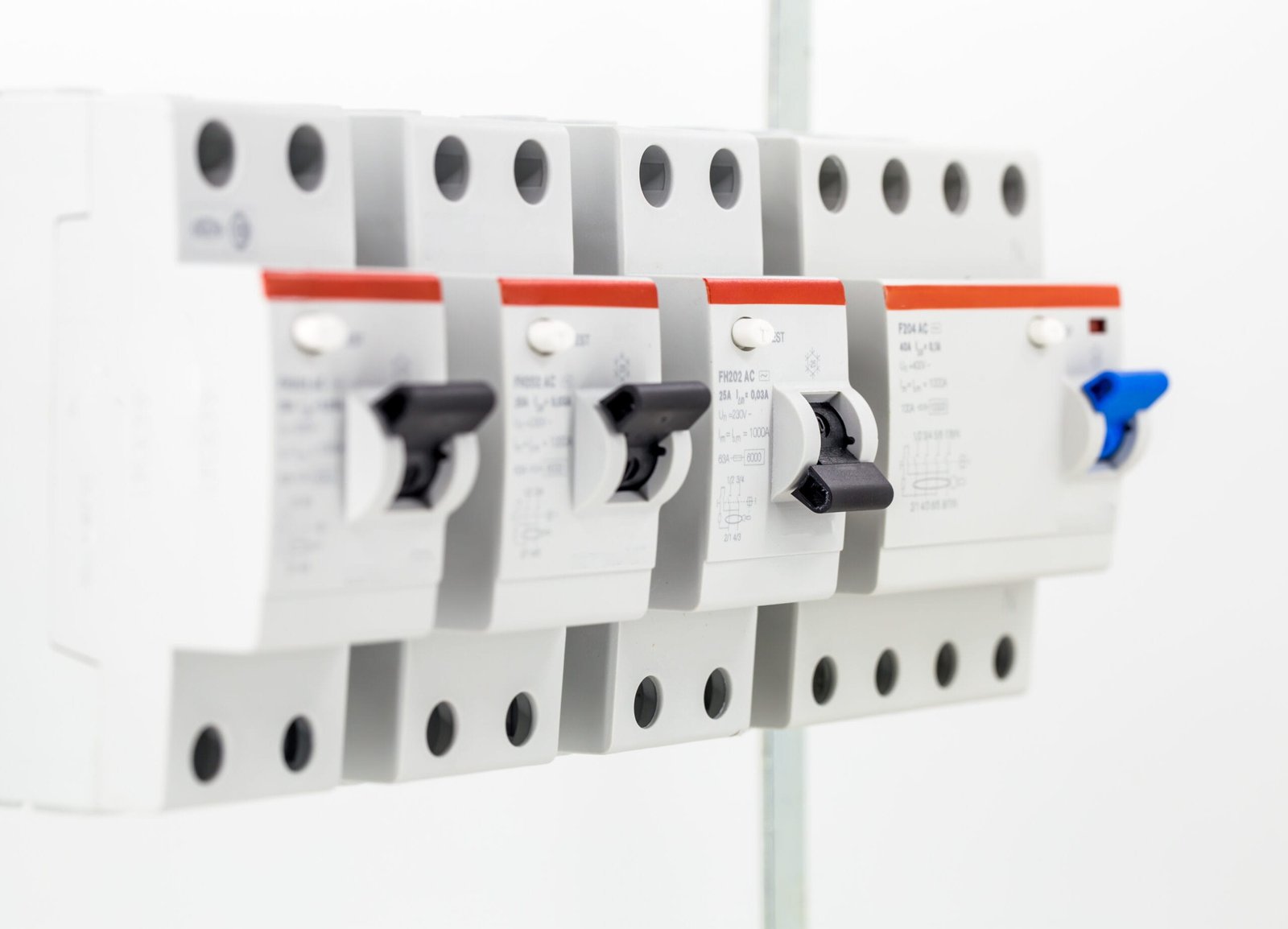 1 fase naar 3 fasen aansluiting Dijkman elektrotechniek