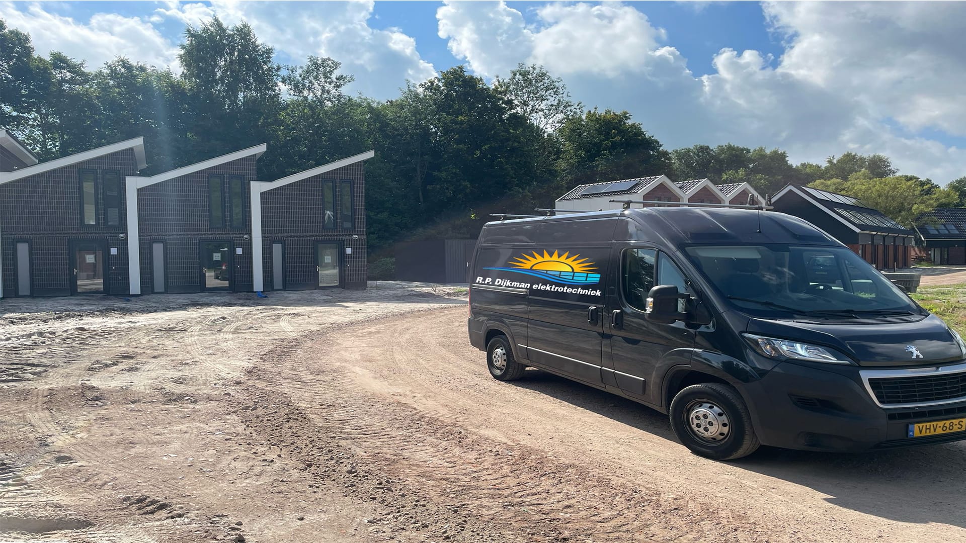 Dijkman elektrotechniek laadpaal installatie, groepenkast vervangen, installatie aanleggen