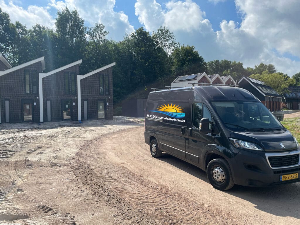 Dijkman elektrotechniek laadpaal installatie, groepenkast vervangen, installatie aanleggen
