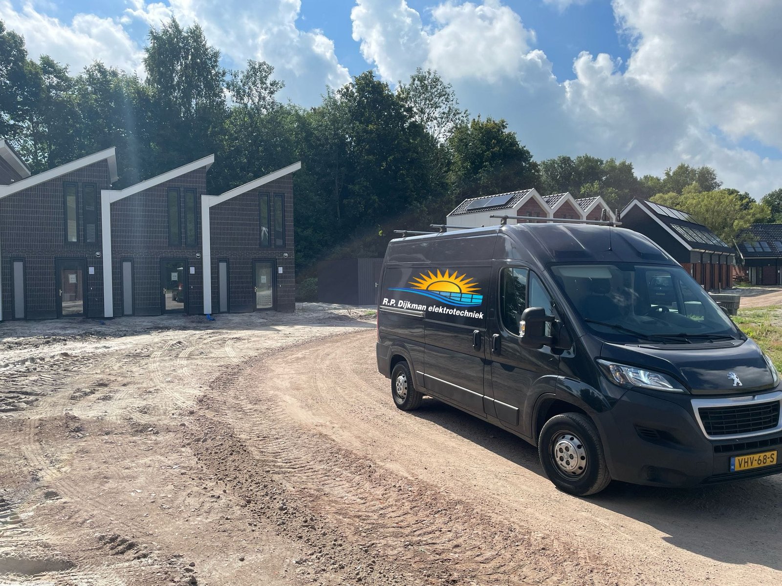 Dijkman elektrotechniek laadpaal installatie, groepenkast vervangen, installatie aanleggen Hoogezand, Veendam, Stadskanaal, Winchoten, Assen
